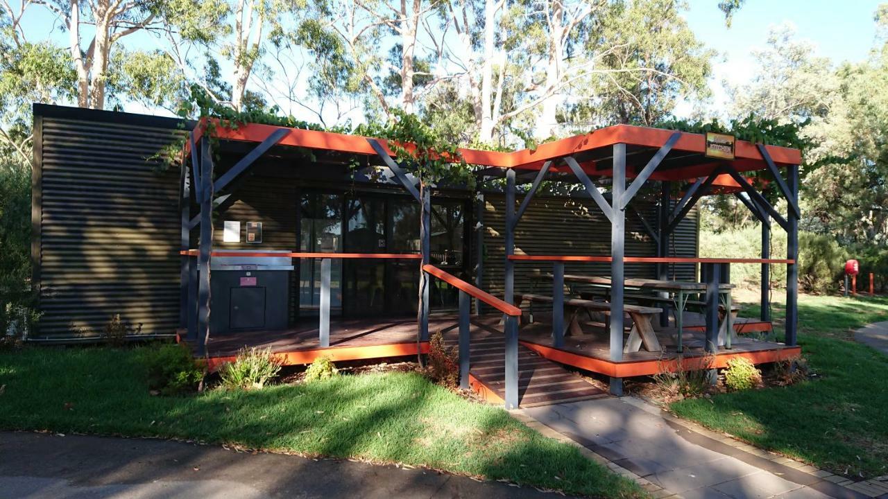 Nrma Mildura Riverside Holiday Park Buitenkant foto